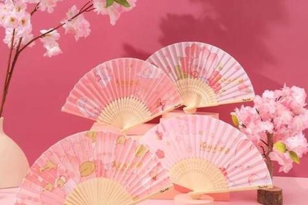 12星座适合拿什么古风扇子