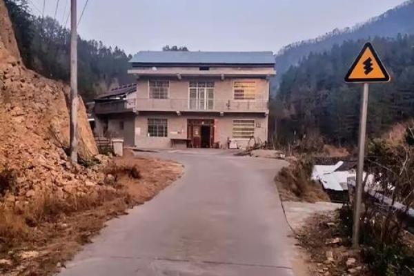 店铺门前有小房子风水好吗