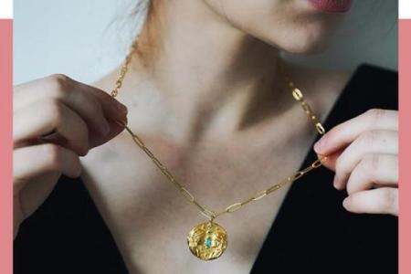 哪个星座女适合戴金项链男