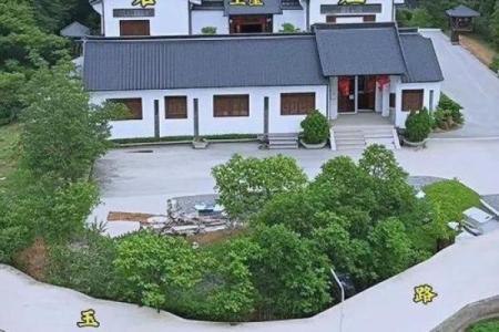 靠山下房子改风水