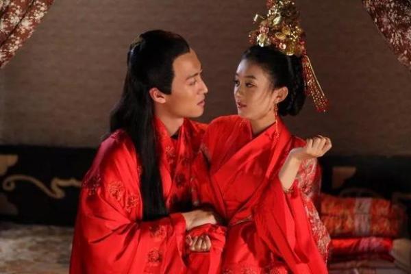 好酒色的男八字 八字疼老婆