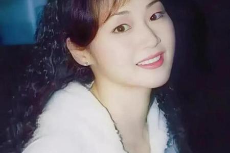 八字眉小眼睛女人