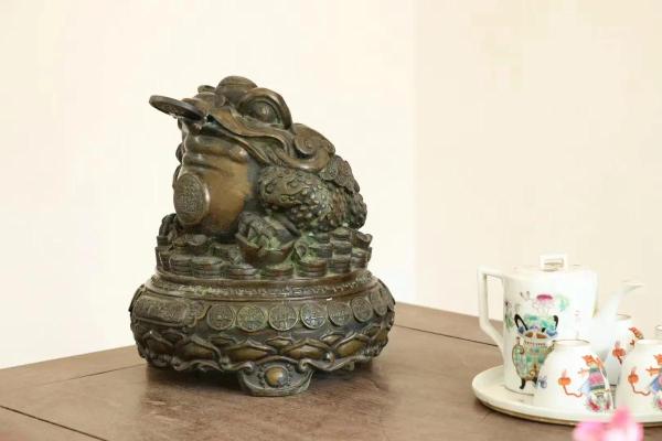 旺财风水摆件:蟾蜍的摆放有何讲究? 旺财风水摆件:蟾蜍的摆放有何讲究?