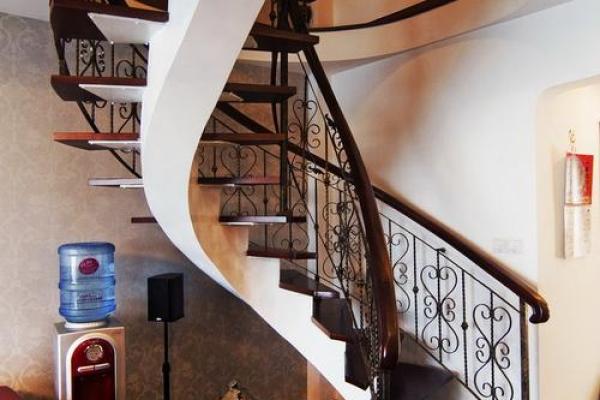 居家风水 楼梯 居家风水 楼梯