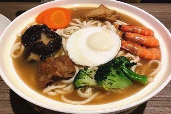 灵签占卜：4碗面，选哪一碗作为午饭，测你以后会拥有怎样的婚姻