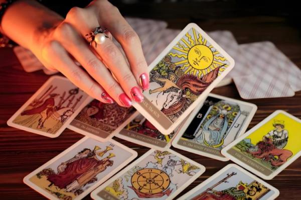 塔罗测试：八月你该如何与你恋人相处