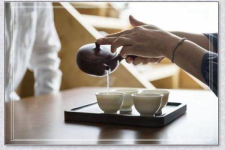 梦见算命的人来家中住