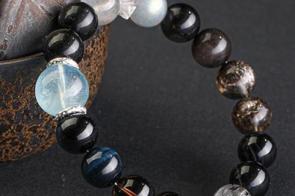 八字喜用神为水带什么首饰