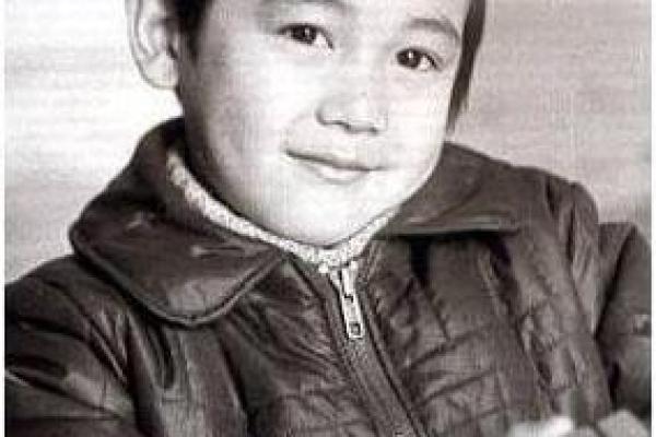 这些星座男小时候特别的调皮