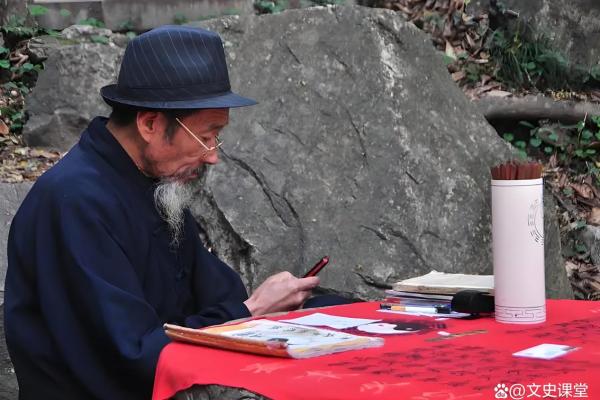 故事:民国盲人摸骨大师,叱咤政界算命五十年,晚年被女助手揭秘 故事:民国盲人摸骨大师,叱咤政界算命五十年,晚年被女助手揭秘