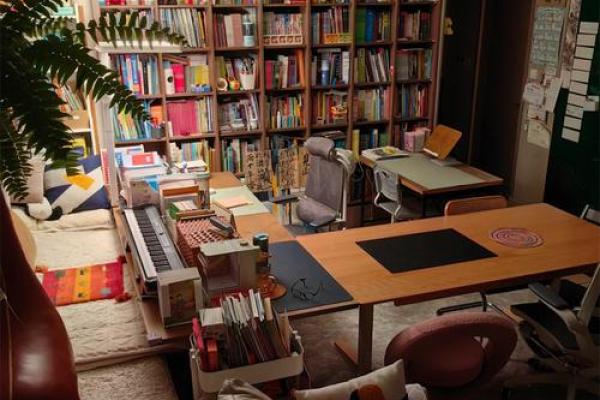 客厅风水布局_儿童书桌客厅摆放更佳位置 客厅风水布局_儿童书桌客厅摆放更佳位置