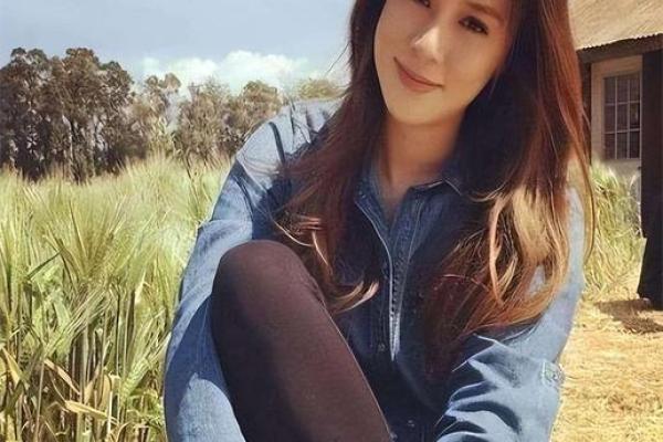 “千亿儿媳”徐子淇:娘胎就算好八字,为嫁豪门父亲不惜迁祖坟? “千亿儿媳”徐子淇:娘胎就算好八字,为嫁豪门父亲不惜迁祖坟?