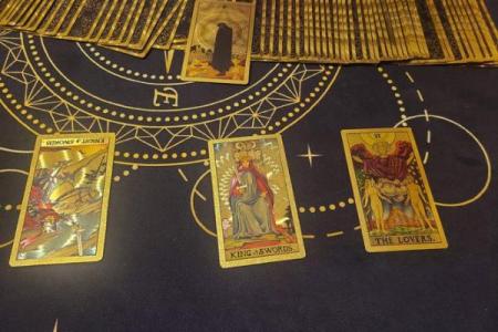 紫薇斗数和塔罗牌分别