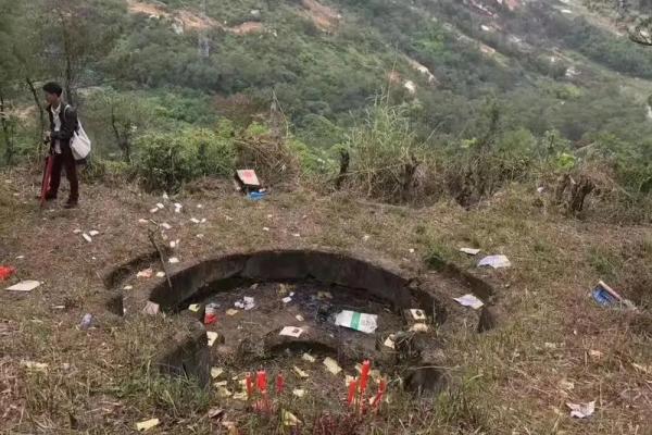 风水择日_为什么有的人家祖坟有墓碑