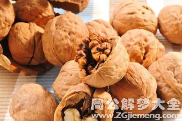 八字真硬！老太家中“核桃锤”竟是沉睡手榴弹，二十余年安然无恙