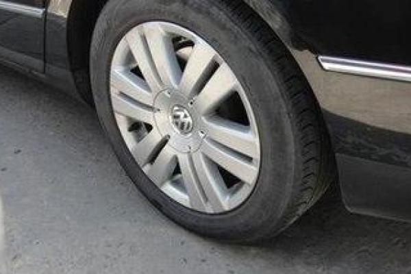 车后轮外八字 车后轮外八字