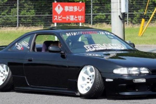 外八字轮 外八字轮