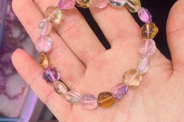 粉色水晶的风水作用增强爱情运势