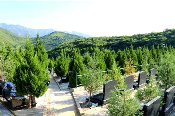 风水讲究，新坟不能够经常去看