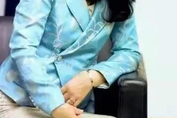 英拉的八字 英拉的八字