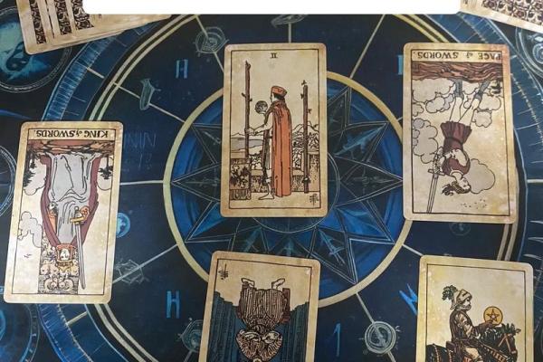 塔罗牌测试：你们之间是真心相爱还是凑合在一起？